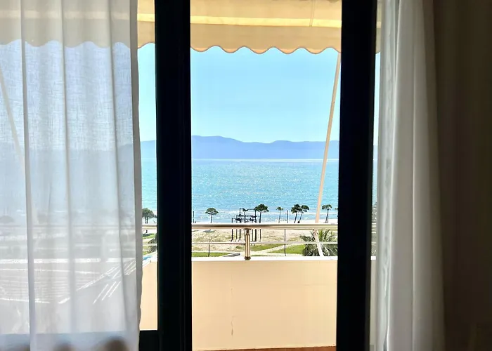 Blue Horizon Seaside Gem فلورا